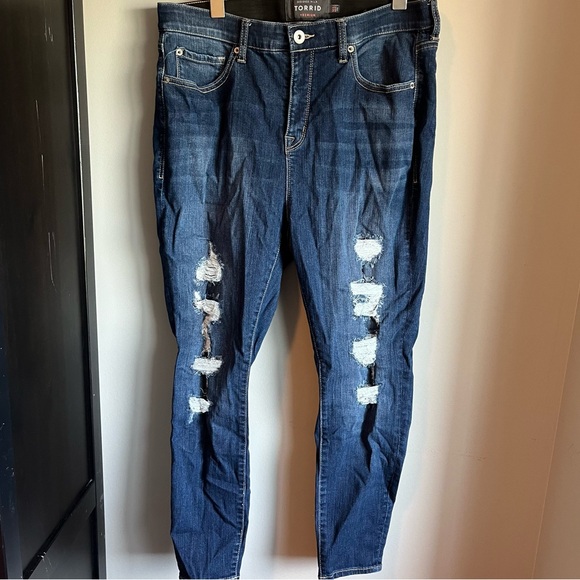 Torrid sky high skinny jeans - Picture 2 of 5